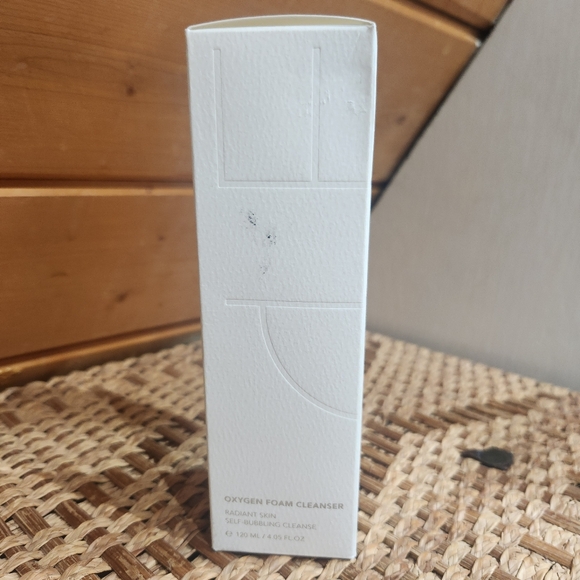 New 2-in-1 CLE Oxygen Foam Cleanser and Flash Mask 4.05 oz. - Picture 6 of 7